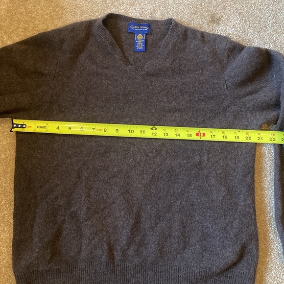 100% Wool Sweater - Picture 6 of 8